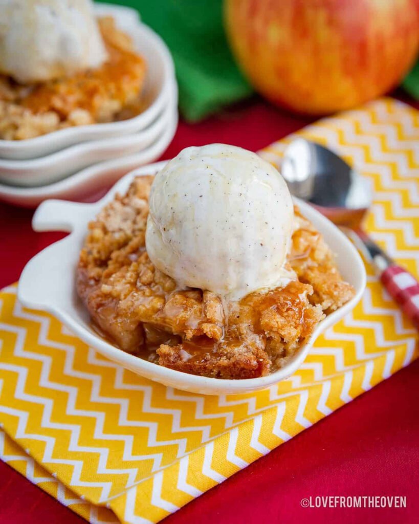 buttery crust apple cobbler
